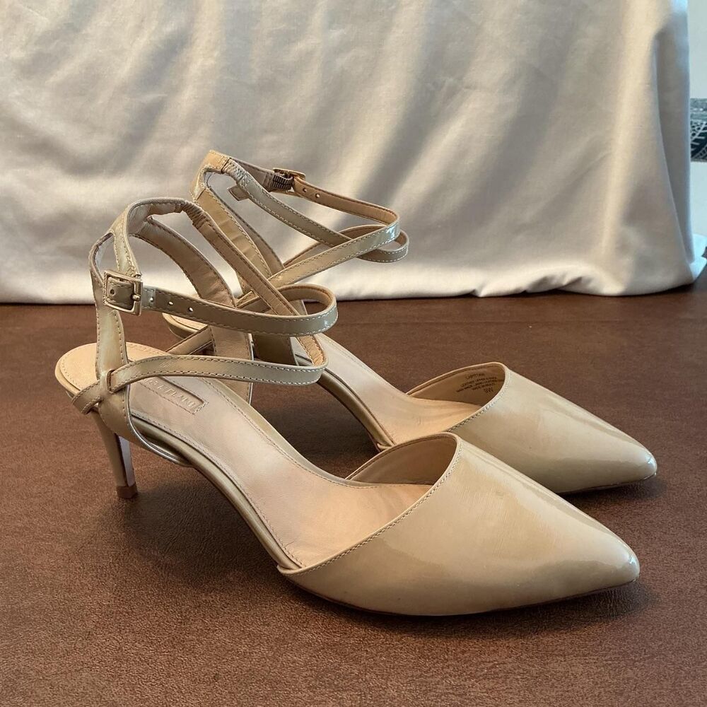 Antonio-melani Women's Tan and Gold Sandals